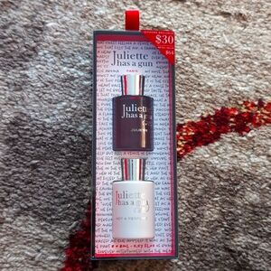 Juliet has a gun duo miniatures